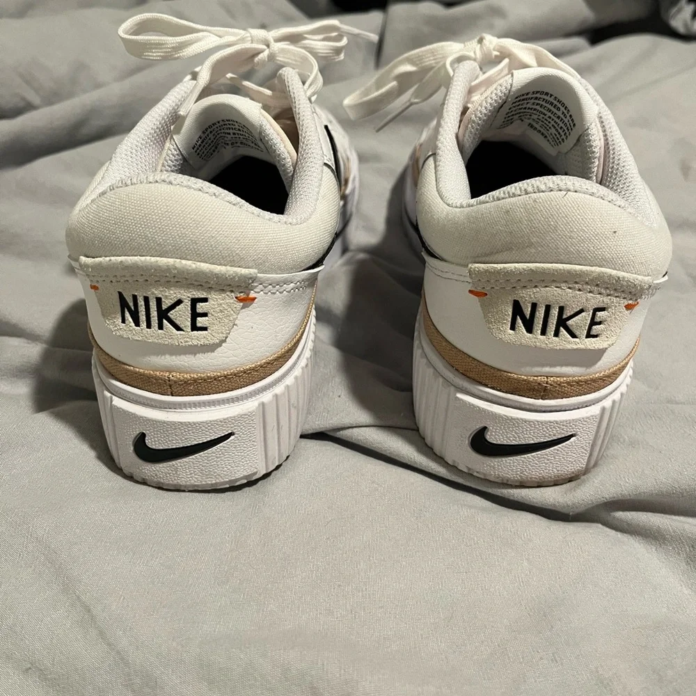 Nike Women's Court Legacy Lift Shoes